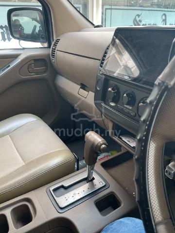 2010 Nissan NAVARA 2.5 LE (A) - 5