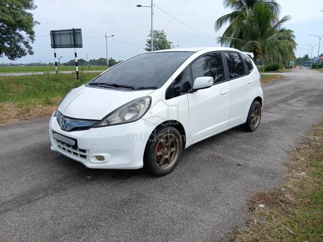 2012 HONDA JAZZ 1.3 Hybrid Facelift (A) - 2