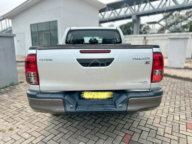 Toyota HILUX 2.4 E MY20 (A) No off Road. Year 2022 - 2