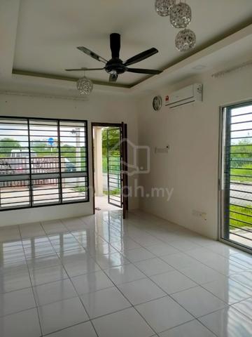 Double Storey Terrace,Taman Desiran Bayu,Puchong,Selangor. 1
