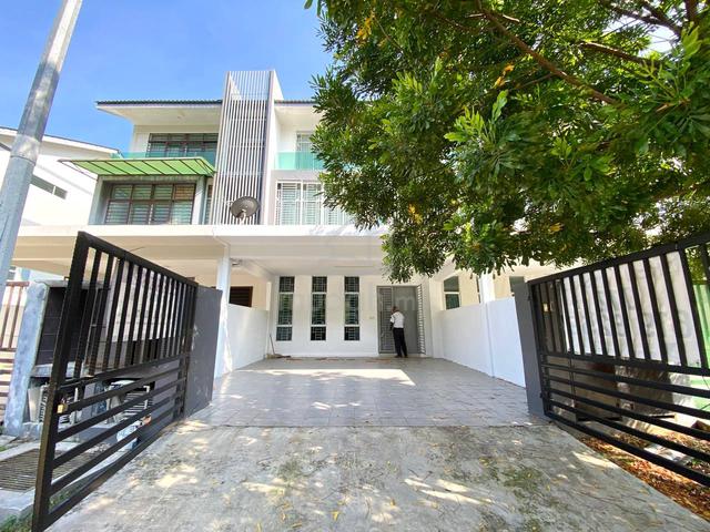 GOOD CONDITION ✅3 Storey Bangi Avenue 3, Taman Bangi Avenue, Kajang 1