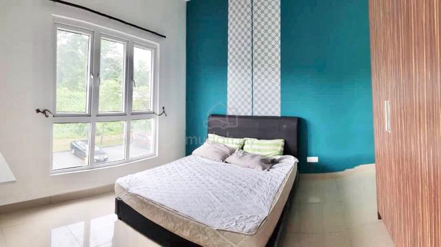 Four Season Larkin Room For Rent 1