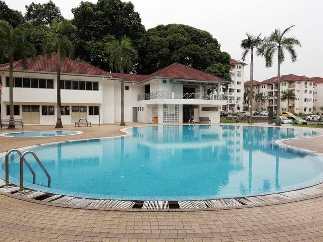 Pelangi Court 1