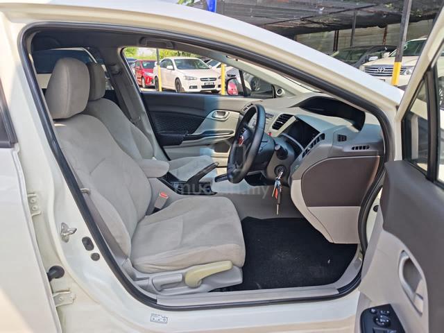 2013 Honda CIVIC FB 1.8 (AUTO) - 4