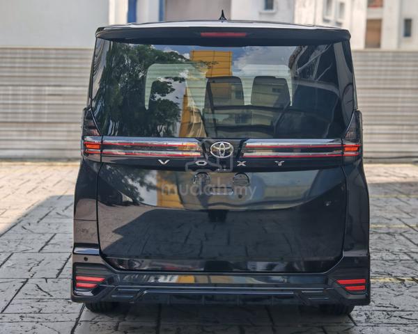 2024 Toyota VOXY 2.0 S-Z GR BODYKITS 7K KM - 4