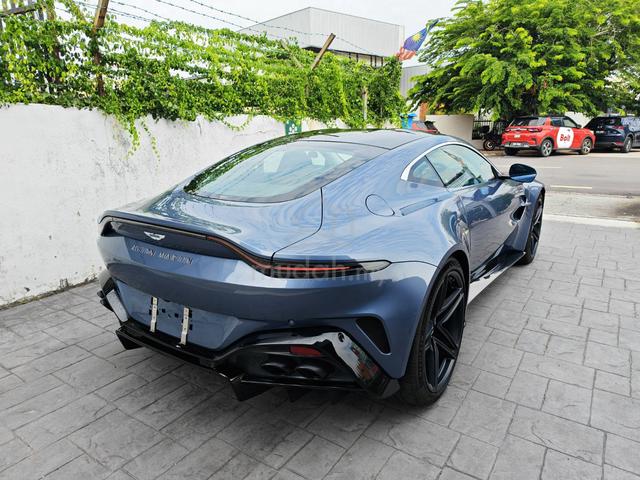 LOW Mileage 2025 Aston Martin VANTAGE 4.0 Facelift - 2
