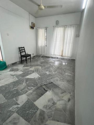 2 storey 22x70 Bandar Kinrara Puchong 1