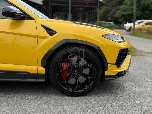 2023 Lamborghini URUS 4.0 PERFORMANTE, Yellow Colo - 3