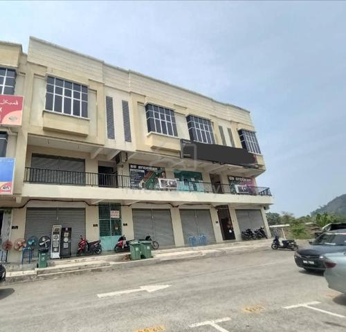 5 units Shop Lot  @ Chukai – Strategic Location! 1