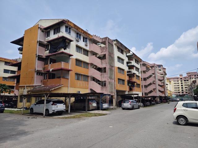 Rumah Pangsa Batas Baru Tgk 1,  Tengah Bandar Kuala Terengganu. 1
