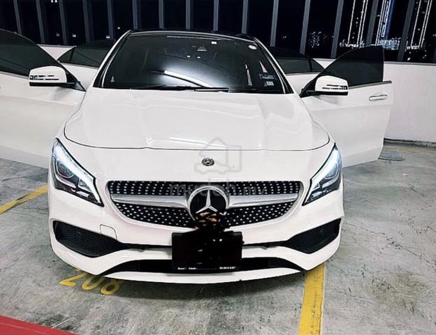 Mercedes-Benz CLA 180 AMG Line - 1