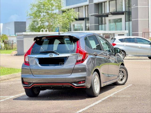 FULL LOAN 2019 Honda JAZZ 1.5 V FACELIFT (A) - 4