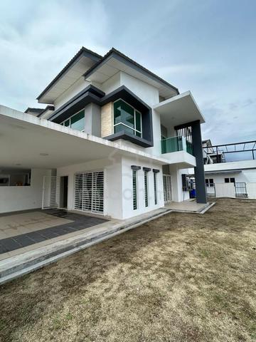 Corner Lot Double Storey House for Rent in Raub 1