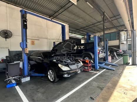 Car Workshop For Rent 1