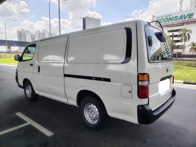 2001 Toyota Hiace 2.4 (M) Panel Van - 4