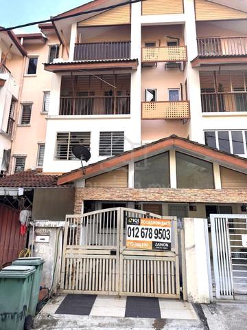 Townhouse TKT 1 with parking for RENT  Taman Aman Siara Selayang 1
