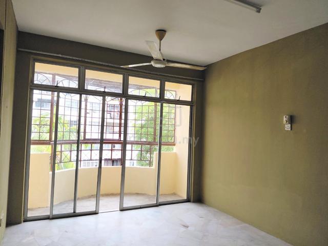 Kiambang Apartment 1