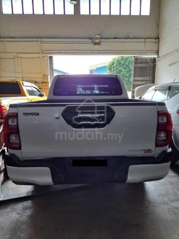 2020 Toyota HILUX 2.8 BLACK EDITION (A) - 3