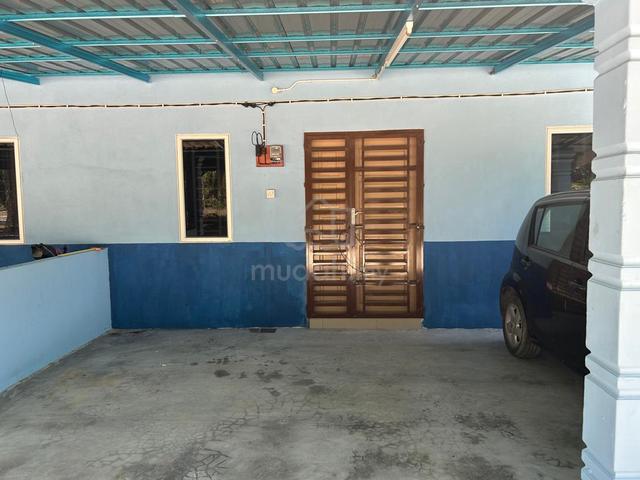 Rumah kampung Berkembar 1
