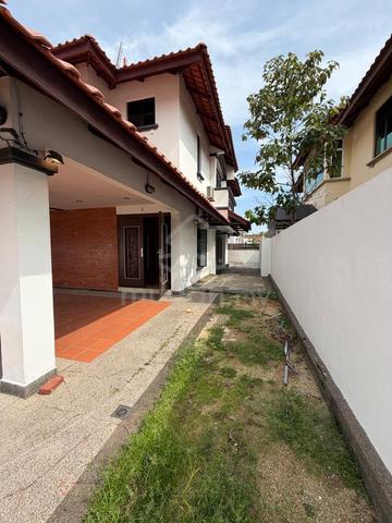 Taman Perling Jalan Layang 35x80 Renovated Unit 2 Storey Semi D House 1