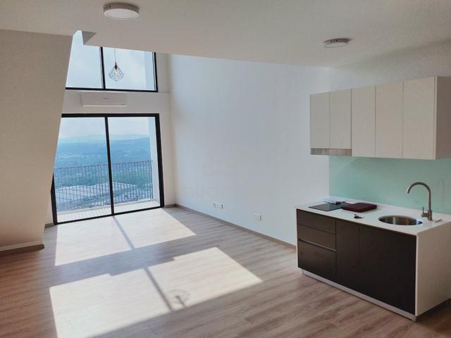 Emporis (Kota Damansara) 1