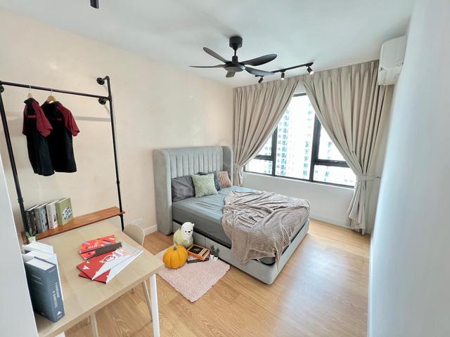 Edumetro_usj – Medium & Balcony Room to Rent_ Student Intake & Worker 1