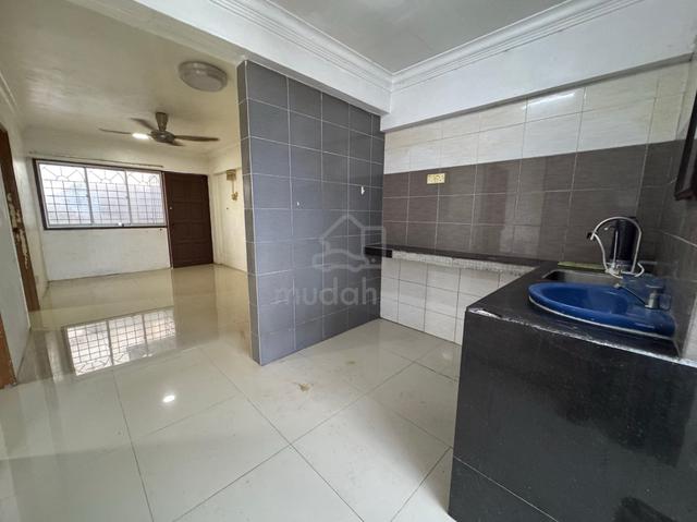 Pandan Cahaya Flat 1
