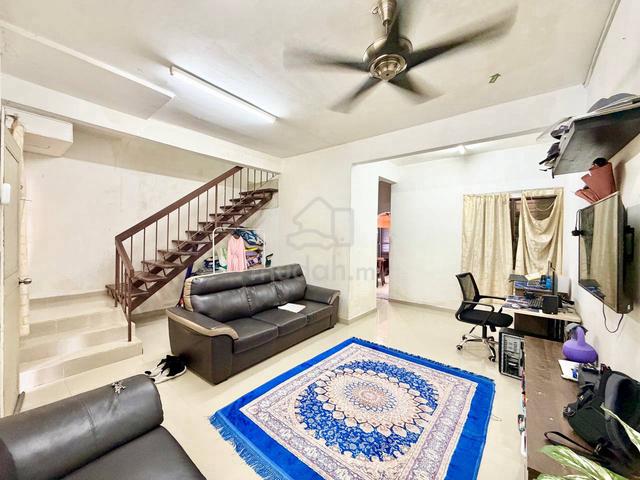 RENOVATED CANTIK Double Storey unit di Fasa 3, Puncak Alam 1