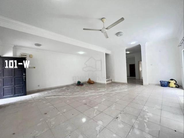 Below Market Value Good Condition 32x75 Semi-d Aman Perdana Klang 1
