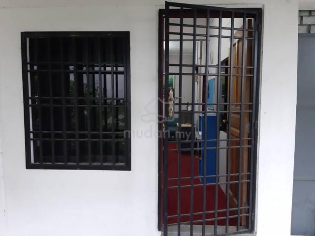 Flat Taman Molek 1