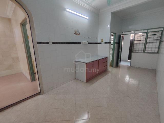 Clean House 🔥 Bercham Taman Mewah - Double Storey House - 4rooms 2