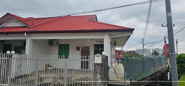 S/Storey corner near to Miri General Hospital 1