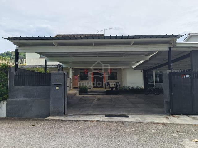 2-Storey Semi-D located in the heart of Tanjung Bungah! 好地点 · 好风水! 1
