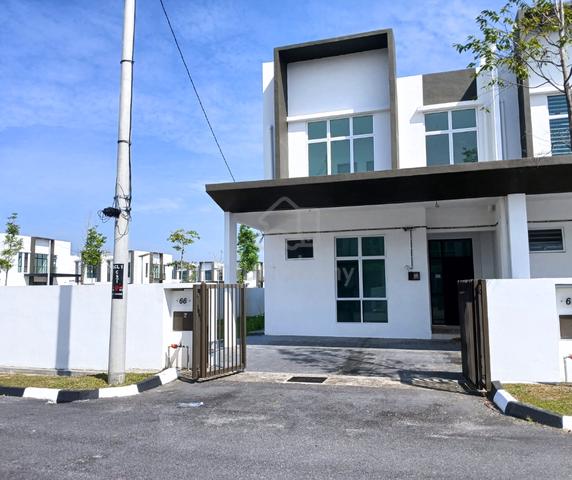 Corner Lot Double Storey Terrace, La Casa Lunas, Lunas, Kulim 1