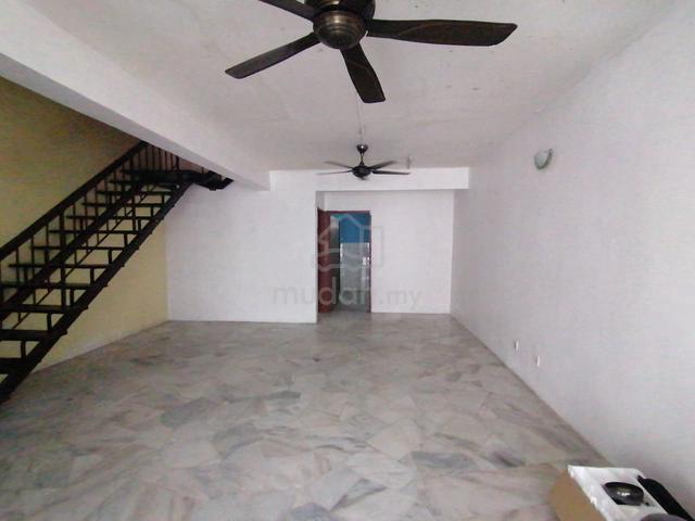 [Renovated] Desa 4, Bandar Country Homes, Rawang, 2 sty terrace 1