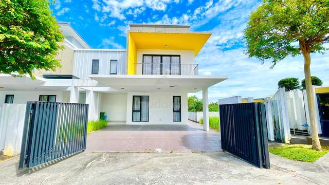 CORNER LOT 3 Storey Semi D Twin Palms Taman Bukit Palma, Kajang 1