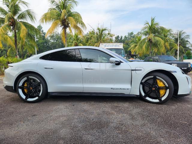 Porsche TAYCAN TURBO S UK Full Spec - 4