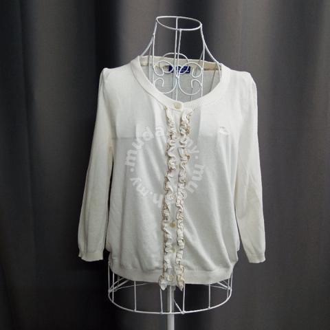 Burberry Blue Label Lace Buttons Down White Cardig - Clothes for sale in  Johor Bahru, Johor