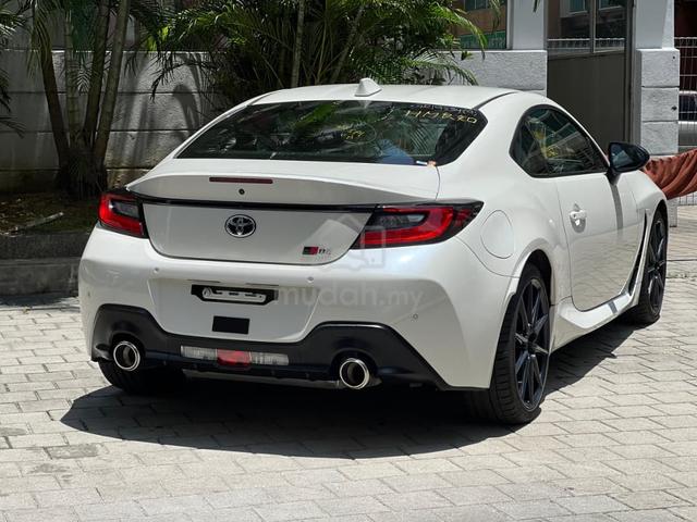 2022 Toyota GR86 2.4 RZ (A) GRADE 4.5B | 17K KM - 3