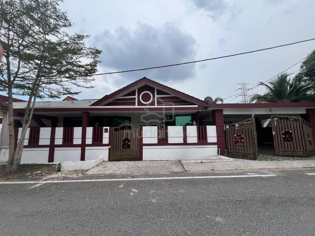 Depan Surau Semi-D Setingkat, Bukit Istana Kuantan Pahang 1