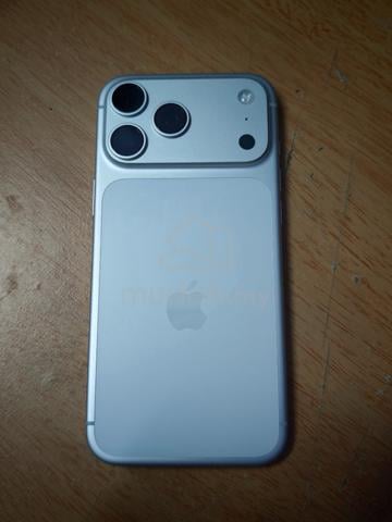 Apple iPhone 17 Pro Max 256 GB - photo 2 of 4