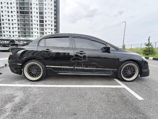 Honda CIVIC 1.8 I-VTEC (A) - 1