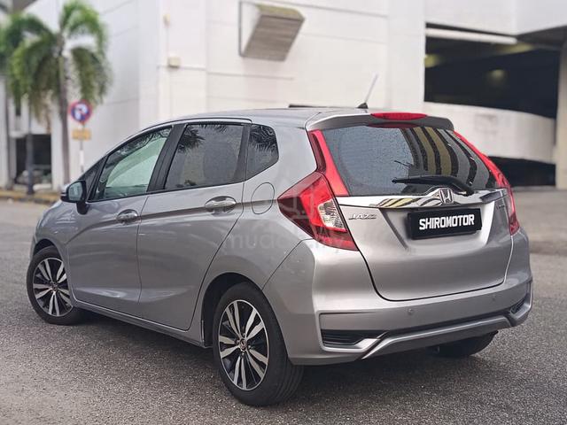 2017 Honda JAZZ 1.5 V (A) - 3