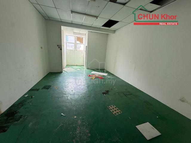First Floor Shoplot for Rent Facing Road Pusat Perniagaan Gemilang 1