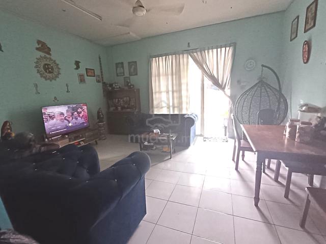 Taman Putri, 2 Storey Terrace Houss (Full loan)(good condition) 1