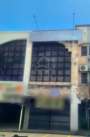 Bandar teknologi G floor shop for rent ,kajang 1