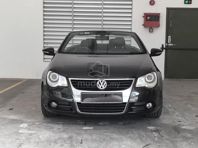 2010 Volkswagen EOS 2.0 T FSI / Tip Top Condition - 4