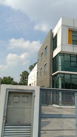 semi detached factory for rent  1