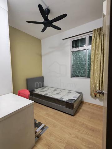 Female room for rent at Larkin Height @ Larkin Idaman 1