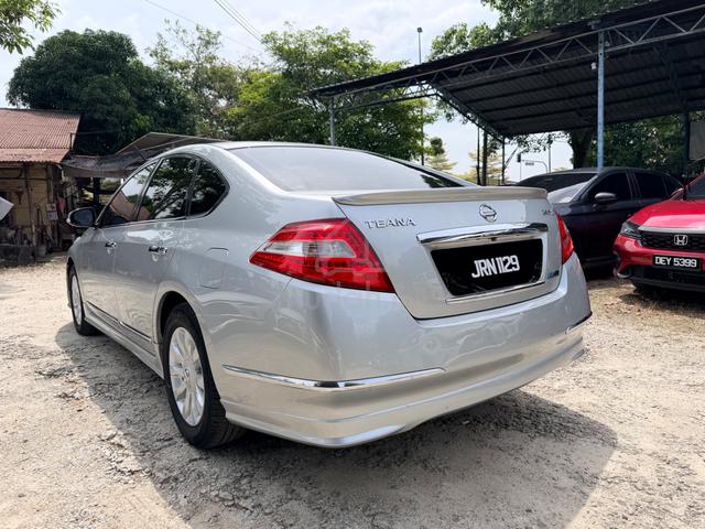 Nissan TEANA 2.0 200 XE LUXURY (A)-12 - 5